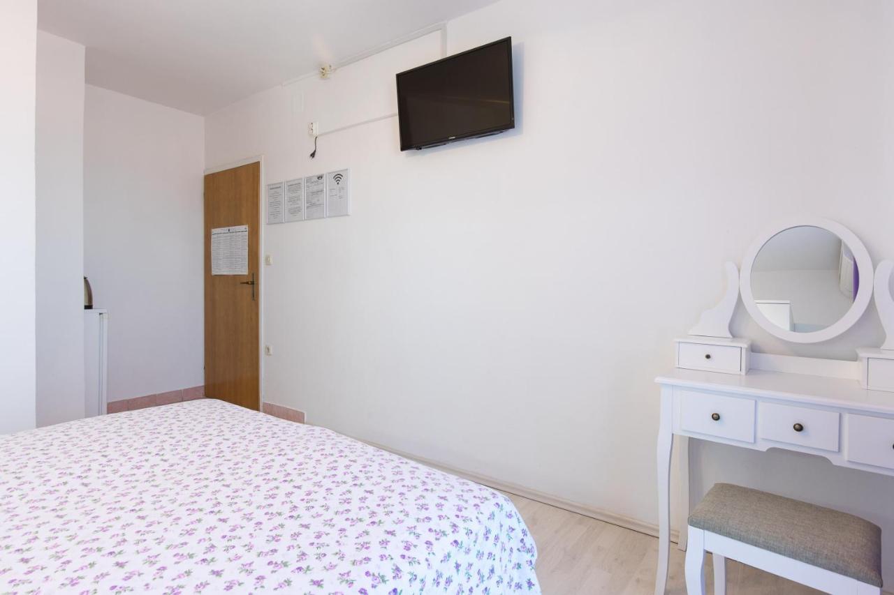 Apartment & Rooms Ivica Krk Town Luaran gambar